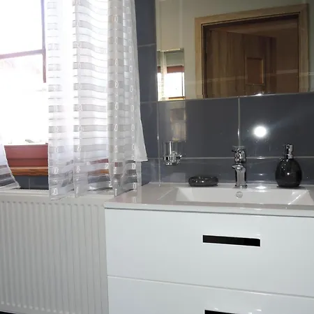 Semesterbostad House In With Sauna And Jacuzzi *