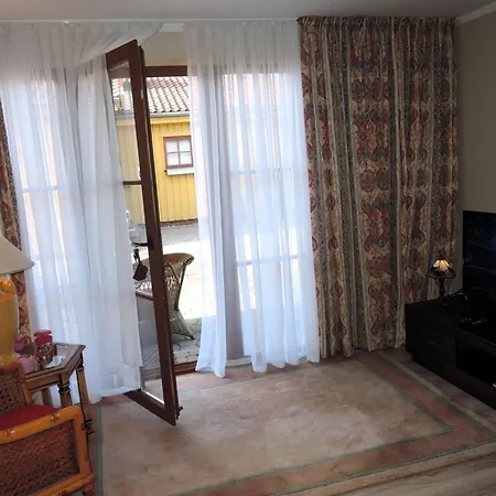Semesterbostad House In With Sauna And Jacuzzi