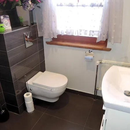 Semesterbostad House In With Sauna And Jacuzzi